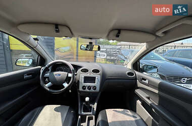 Хэтчбек Ford Focus 2007 в 