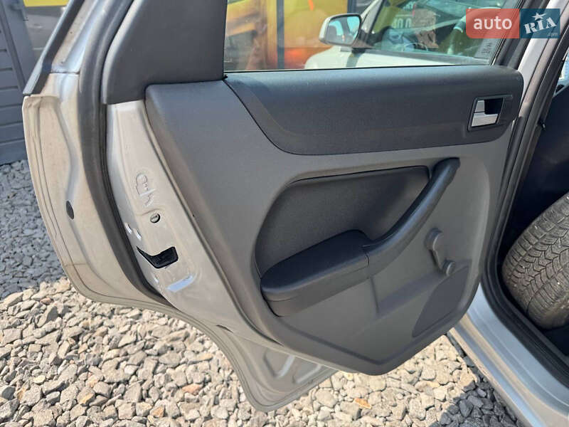 Хэтчбек Ford Focus 2007 в Стрые