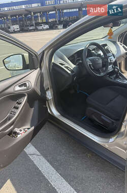 Седан Ford Focus 2017 в Киеве