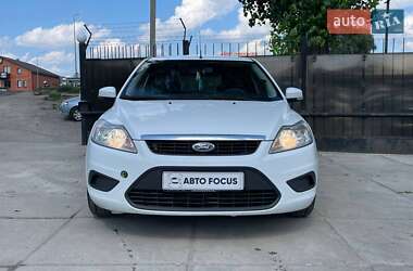 Хэтчбек Ford Focus 2011 в 