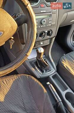 Седан Ford Focus 2005 в 