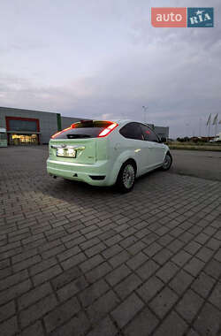 Купе Ford Focus 2009 в 