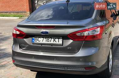 Седан Ford Focus 2014 в 