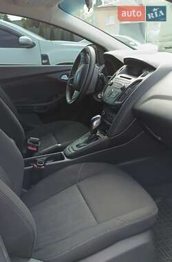 Седан Ford Focus 2015 в 