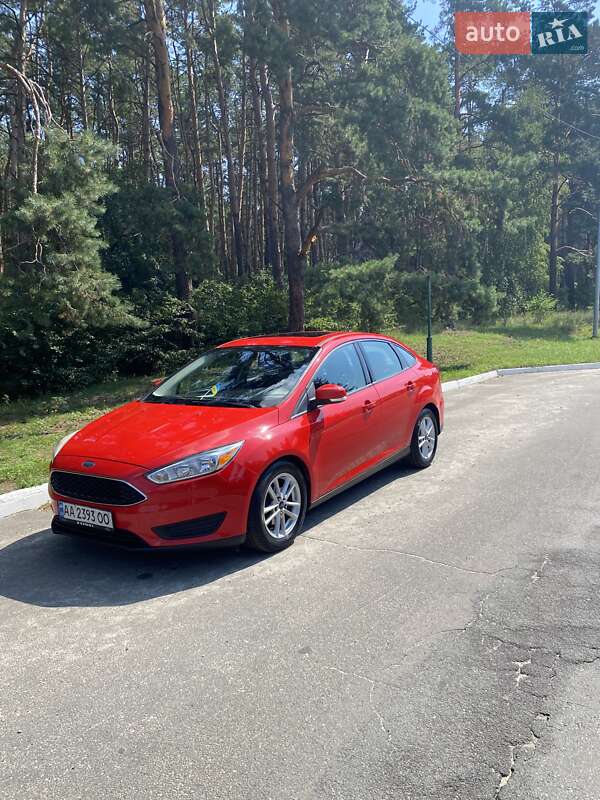 Седан Ford Focus 2015 в 