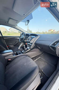 Хэтчбек Ford Focus 2012 в 