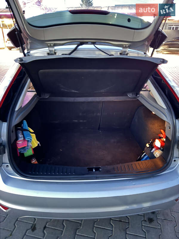 Хэтчбек Ford Focus 2010 в Львове фото 29 Хэтчбек Ford Focus 2010 в Львове