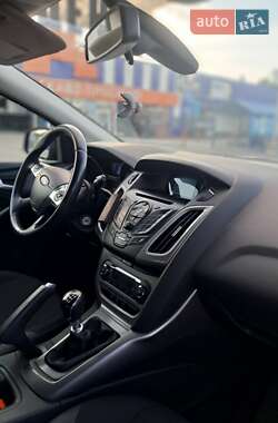 Хэтчбек Ford Focus 2014 в 