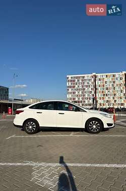 Седан Ford Focus 2016 в 