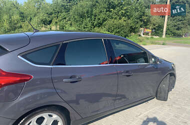 Хэтчбек Ford Focus 2013 в 