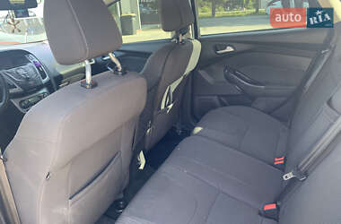 Хэтчбек Ford Focus 2013 в 
