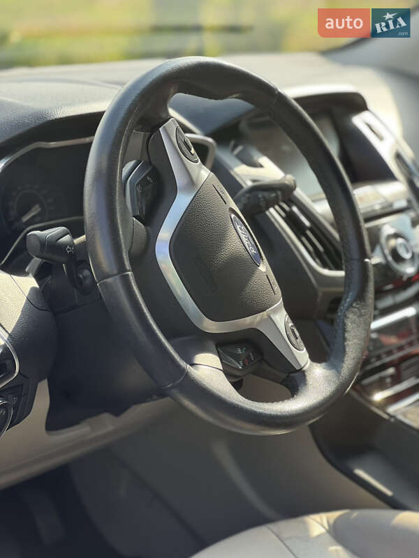 Хэтчбек Ford Focus 2012 в Львове