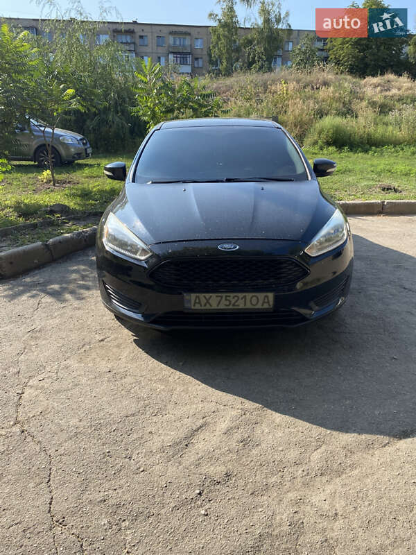 Седан Ford Focus 2015 в 