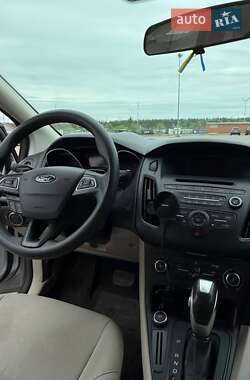 Седан Ford Focus 2015 в 