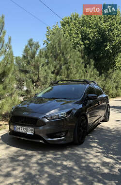 Седан Ford Focus 2015 в Чорноморську