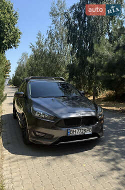 Седан Ford Focus 2015 в 