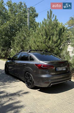 Седан Ford Focus 2015 в 