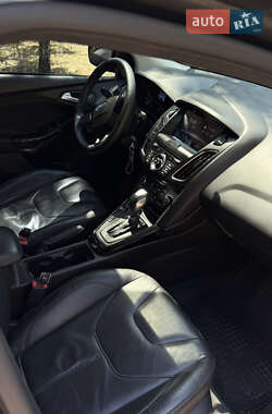 Седан Ford Focus 2015 в 