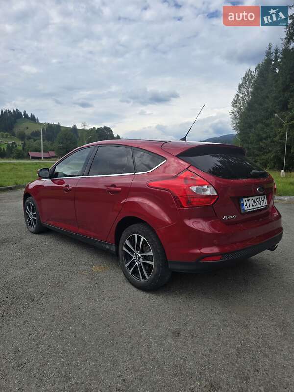 Хетчбек Ford Focus 2011 в Верховині