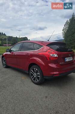 Хэтчбек Ford Focus 2011 в 