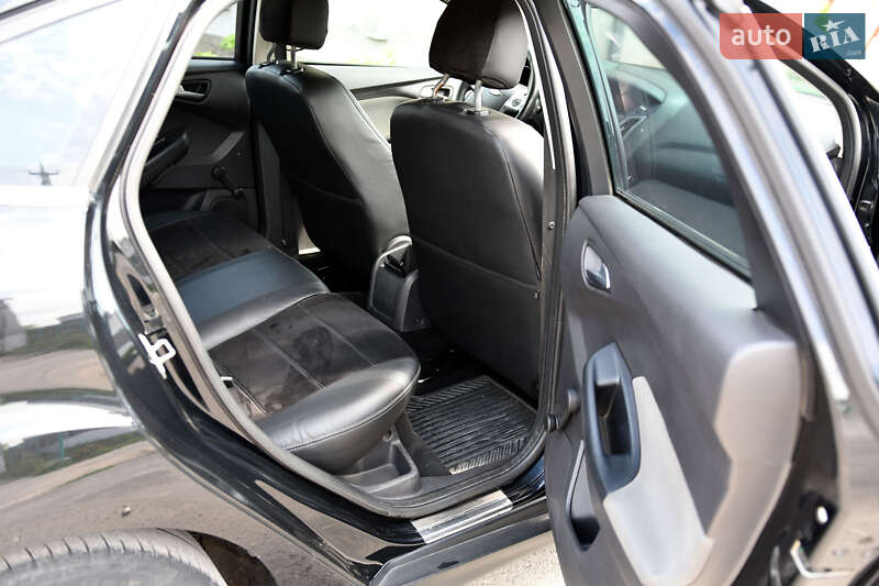 Седан Ford Focus 2011 в Чемеровцах