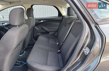 Седан Ford Focus 2015 в 