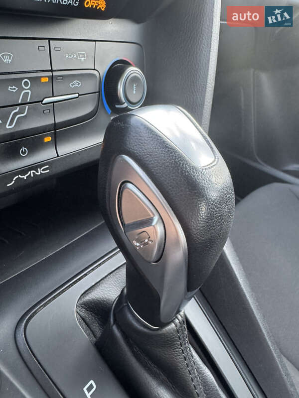 Седан Ford Focus 2015 в Кропивницком