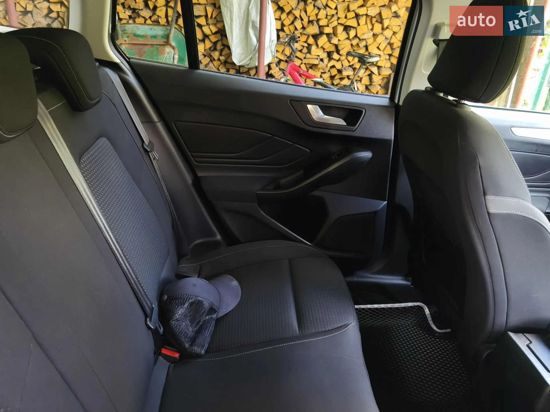 Ford Focus 2018 VIN WF0PXXGCHPJA85937 фото оголошення 16 з 23