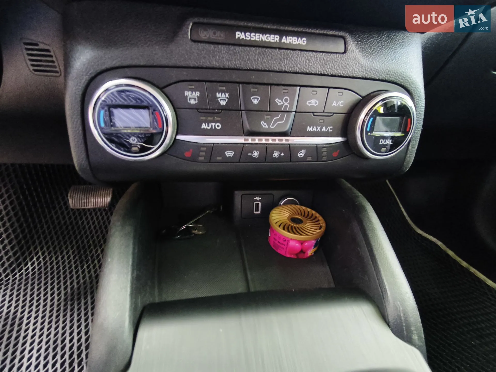 Ford Focus 2018 VIN WF0PXXGCHPJA85937 фото оголошення 18 з 23