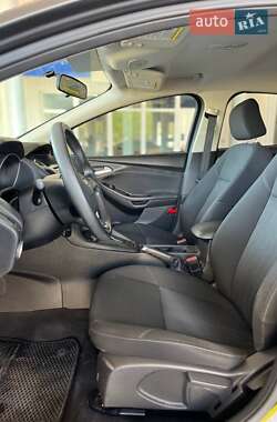 Седан Ford Focus 2016 в 