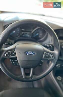 Седан Ford Focus 2016 в 