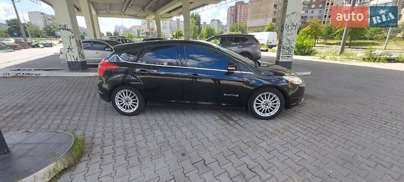 Хэтчбек Ford Focus 2013 в Киеве