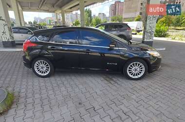 Хэтчбек Ford Focus 2013 в 