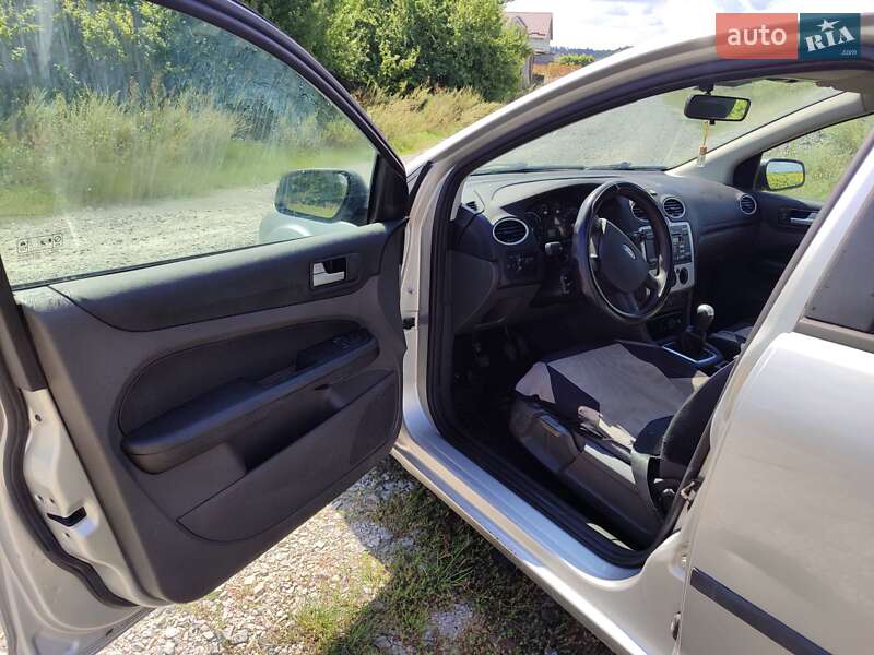 Хэтчбек Ford Focus 2005 в Житомире