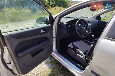Хэтчбек Ford Focus 2005 в 
