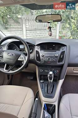 Седан Ford Focus 2015 в 