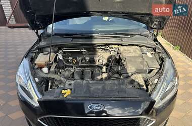 Хэтчбек Ford Focus 2015 в 