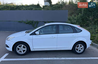 Хэтчбек Ford Focus 2011 в 