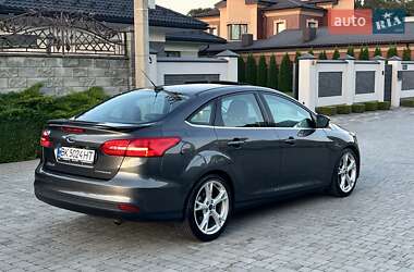 Седан Ford Focus 2015 в 