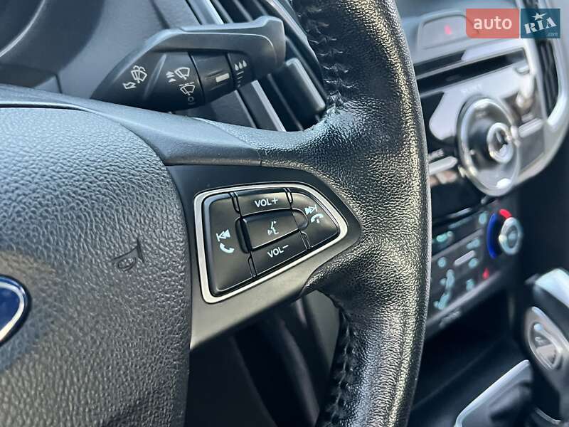 Седан Ford Focus 2015 в Ровно