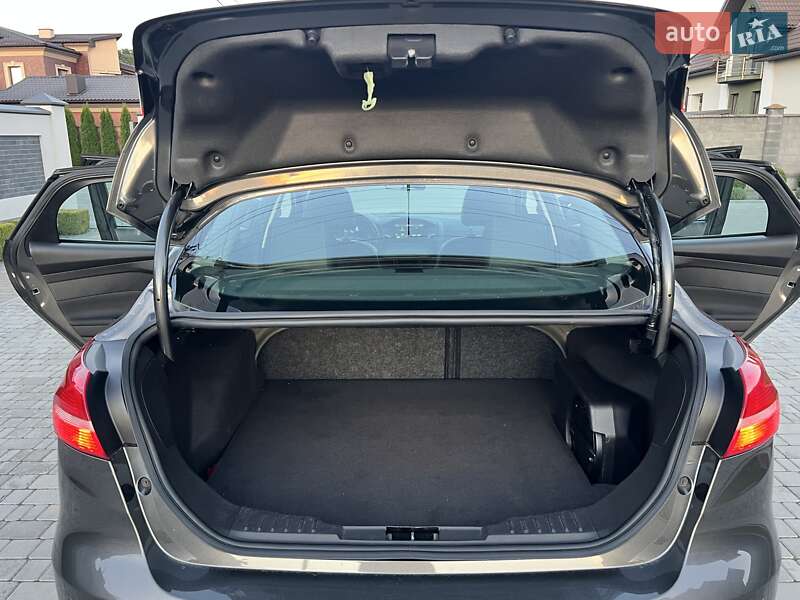Седан Ford Focus 2015 в Ровно
