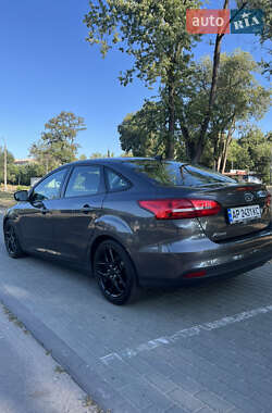 Седан Ford Focus 2015 в 