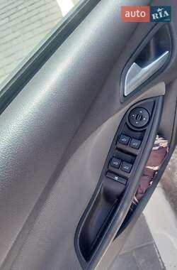 Седан Ford Focus 2013 в 