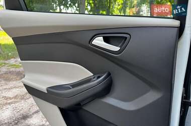 Седан Ford Focus 2016 в 