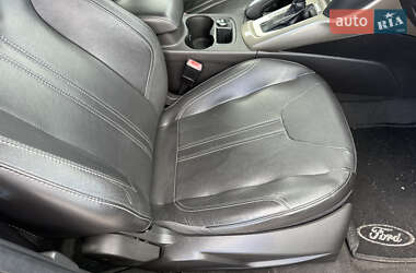 Хэтчбек Ford Focus 2012 в 