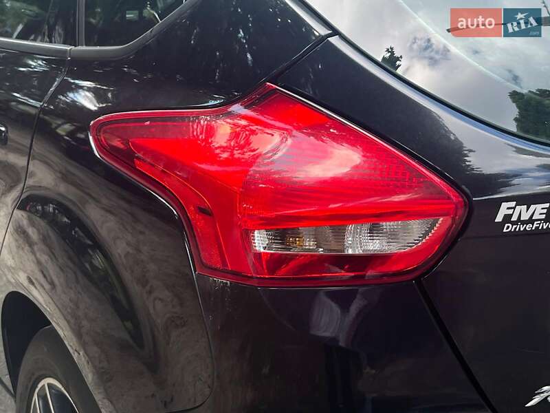 Хэтчбек Ford Focus 2015 в Киеве