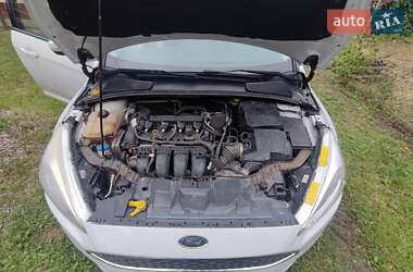 Хэтчбек Ford Focus 2015 в 