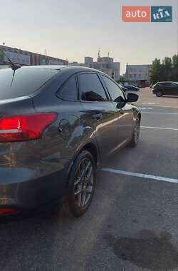 Седан Ford Focus 2016 в 