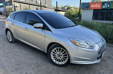 Хэтчбек Ford Focus 2011 в 