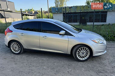 Хэтчбек Ford Focus 2011 в 